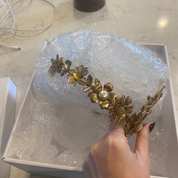 Egyptian Goddess Crown - Picture 3 of 6